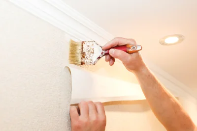 Pose de papier peint à Prat-Bonrepaux — revêtements muraux et toiles de verre